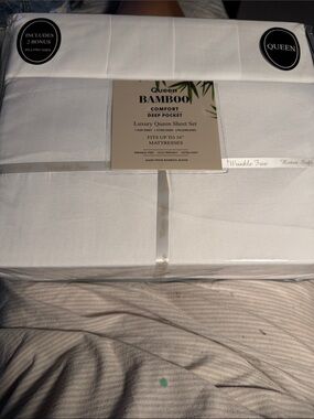BAMBOO Luxury Queen Deep Pocket Sheet Set in White with 2 bonus pillowcases